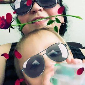 Meet your Posher, Deisy